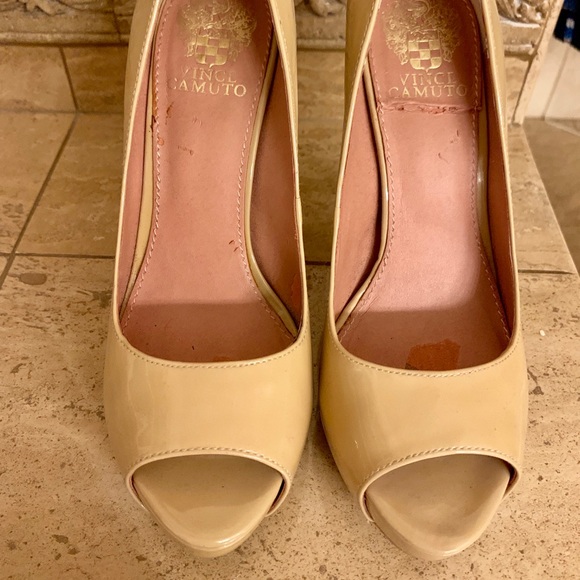 Vince Camuto Nude Heels - Picture 2 of 3